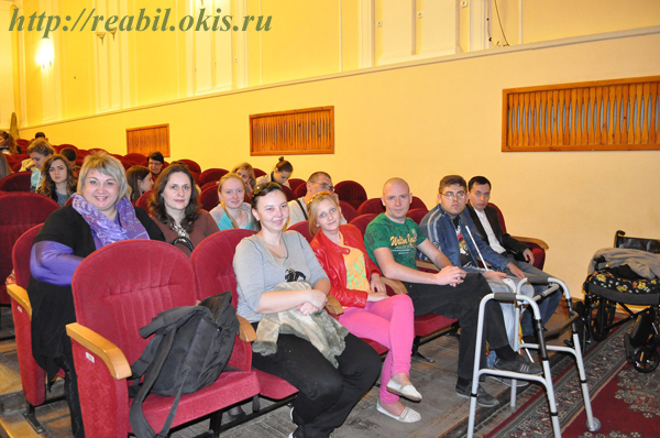 зрители на творческом концерте в ЛНР