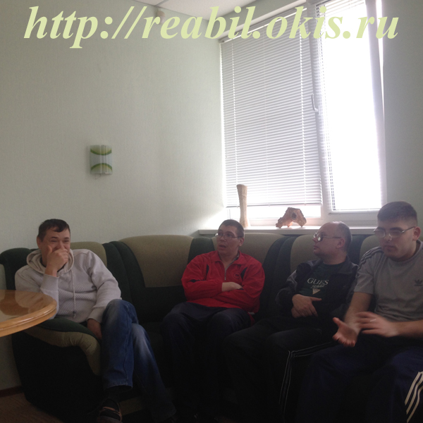 люди с плохим зрением проходят реабилитацию в Луганском Центре комплексной реабилитации инвалидов