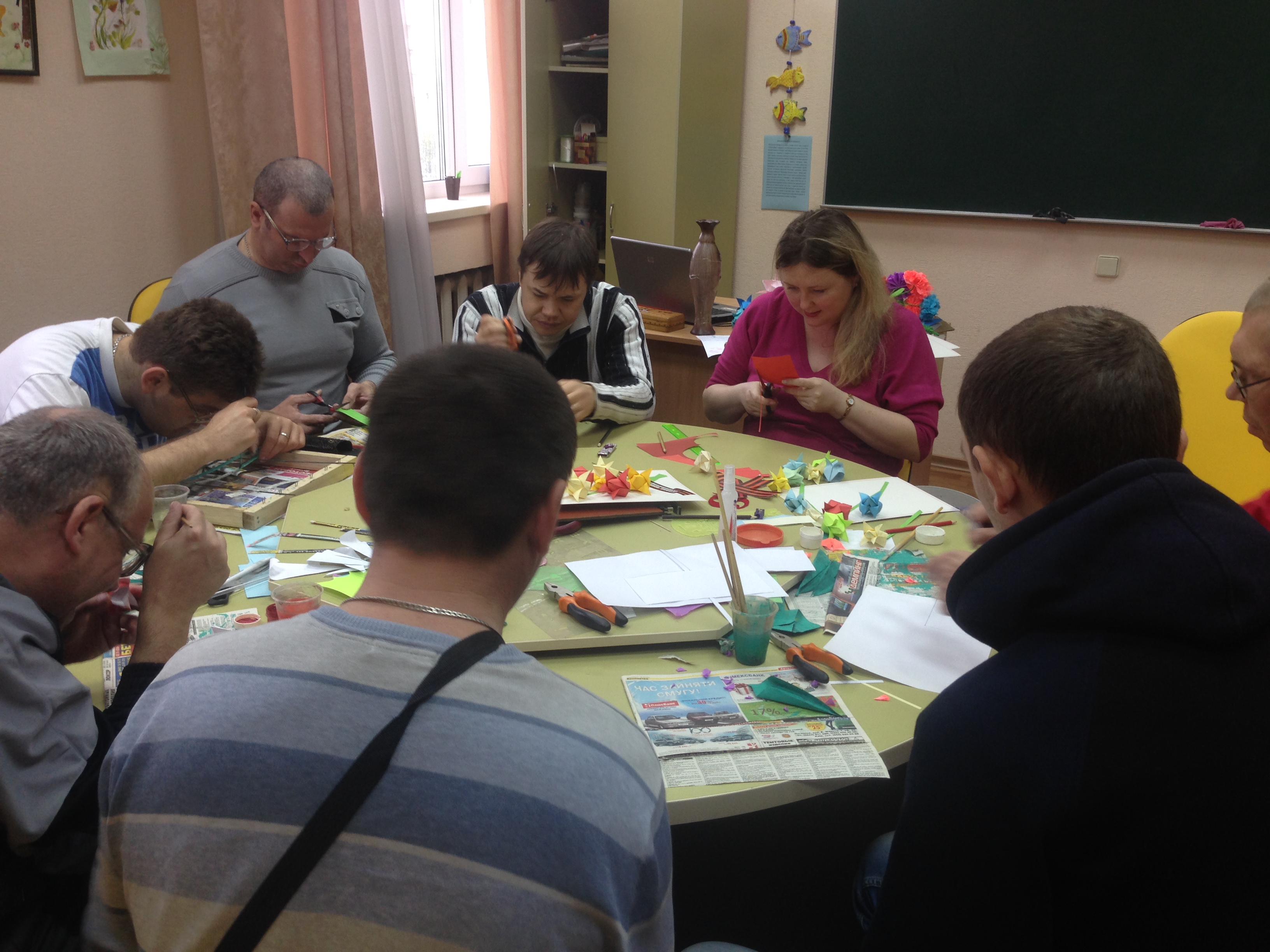 занятия в кабинете флористов в Луганском центре реабилитации