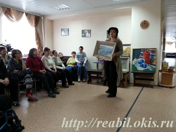 выставка в коридорах Луганского Центра реабилитации инвалидов